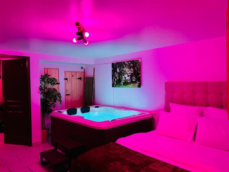 Suite Romantique Avec Jacuzzi Privatif Rians  Exterior foto